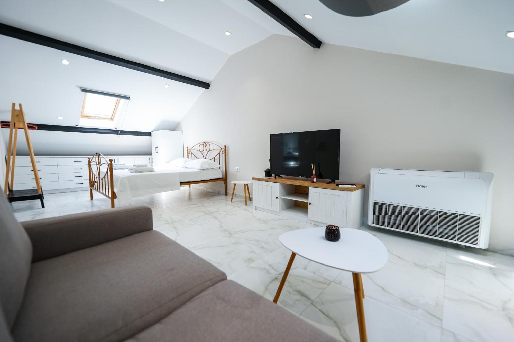 City Center Hideout - Studio Apartment Tirana Exteriör bild