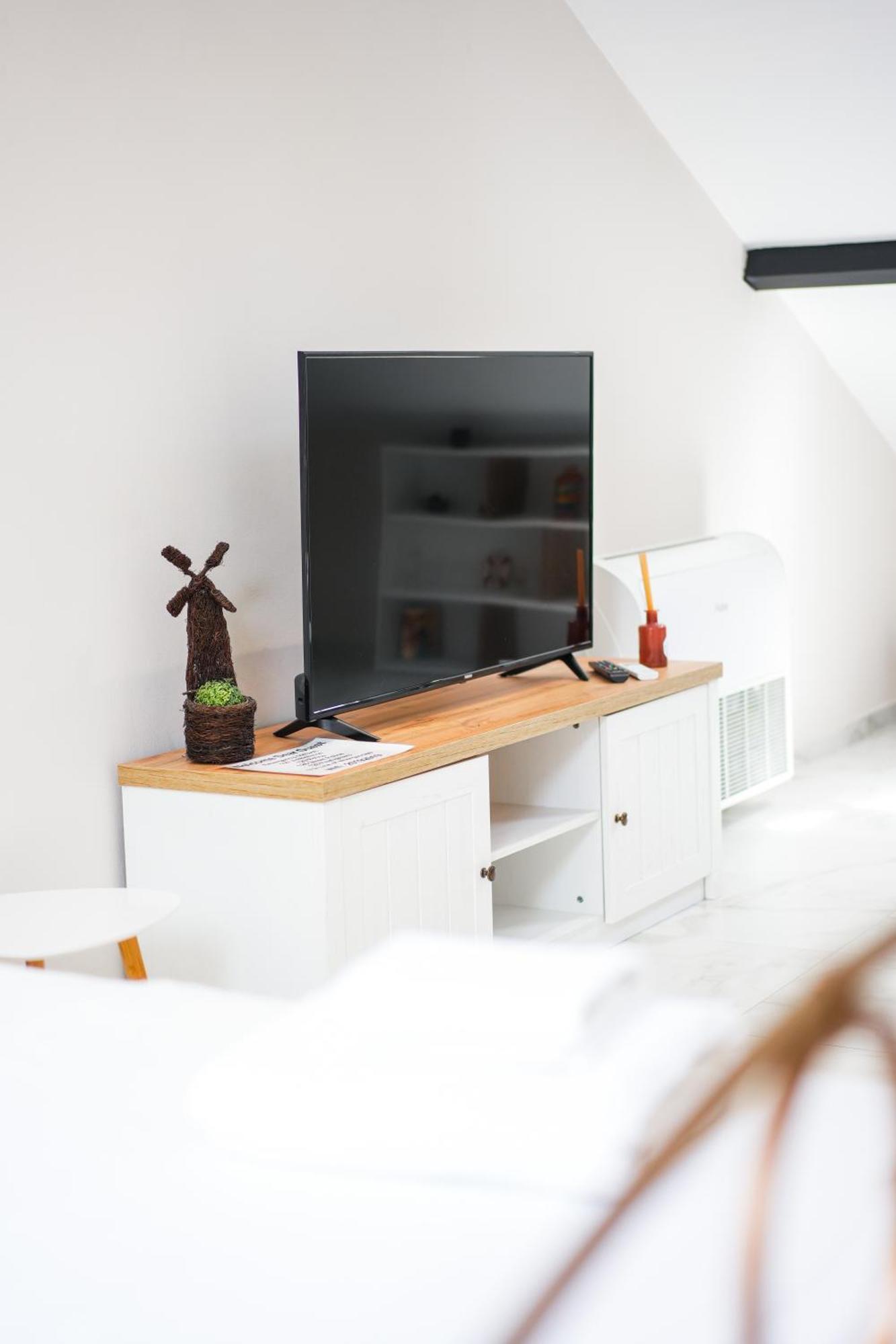 City Center Hideout - Studio Apartment Tirana Exteriör bild