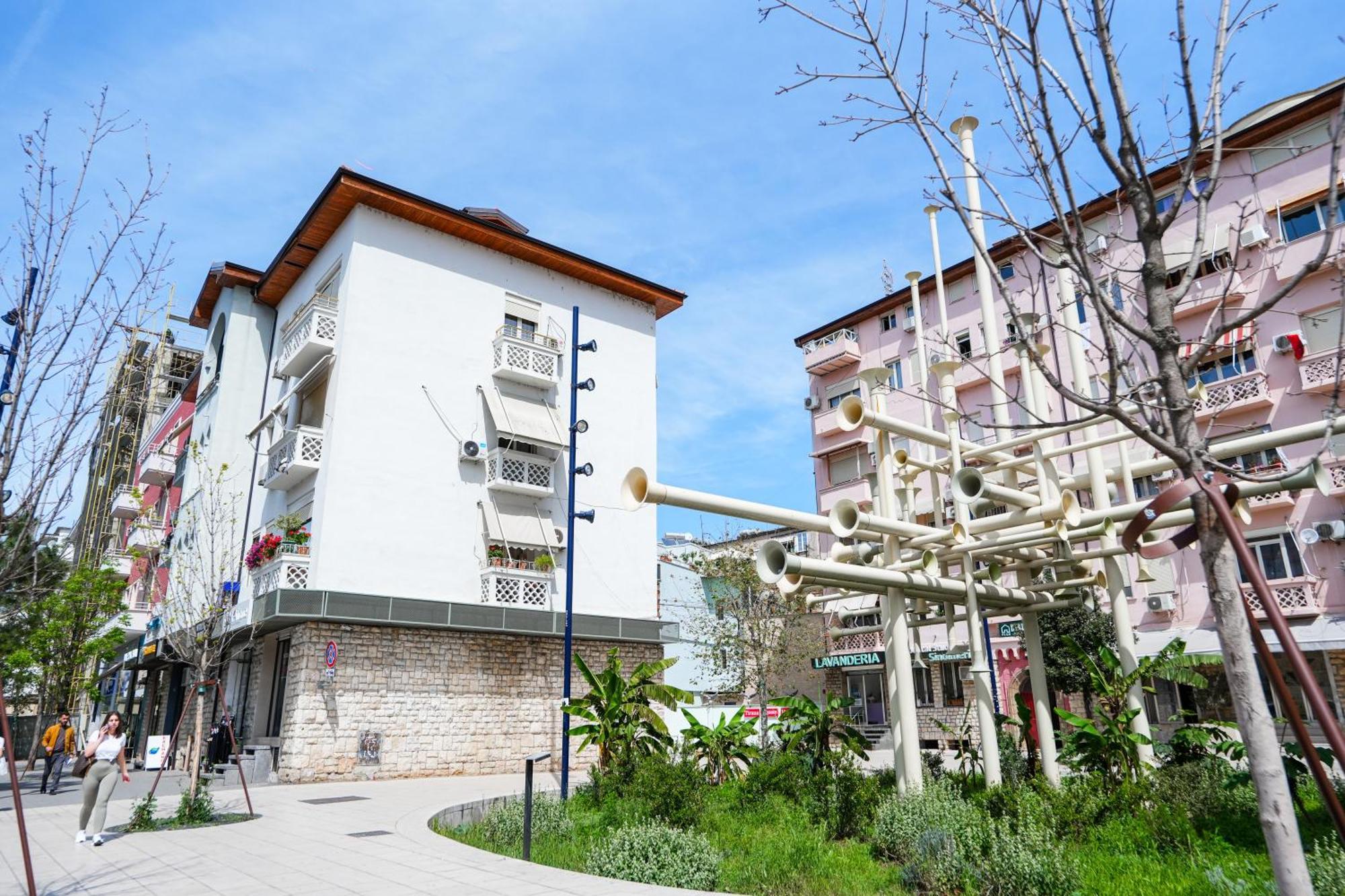 City Center Hideout - Studio Apartment Tirana Exteriör bild